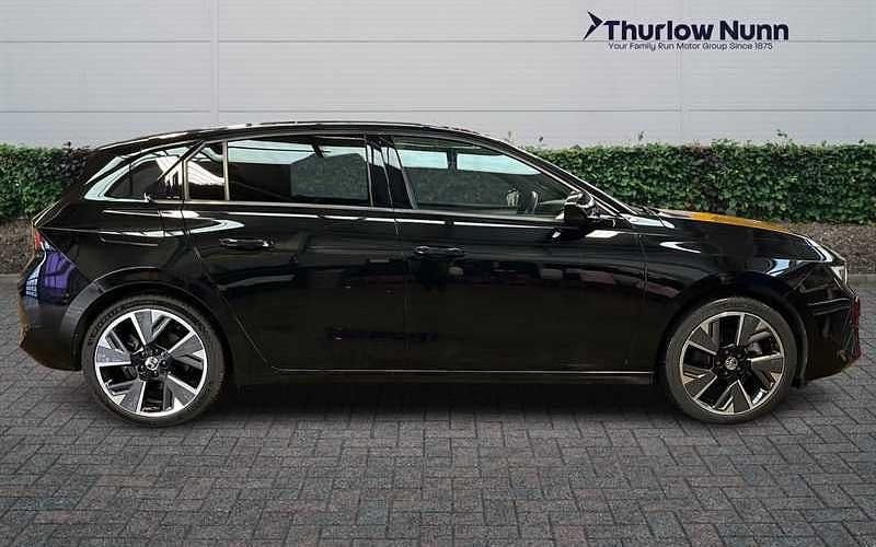 Used Vauxhall Astra Ultimate 114 kW (156 HP) 2024 Black Hatchback