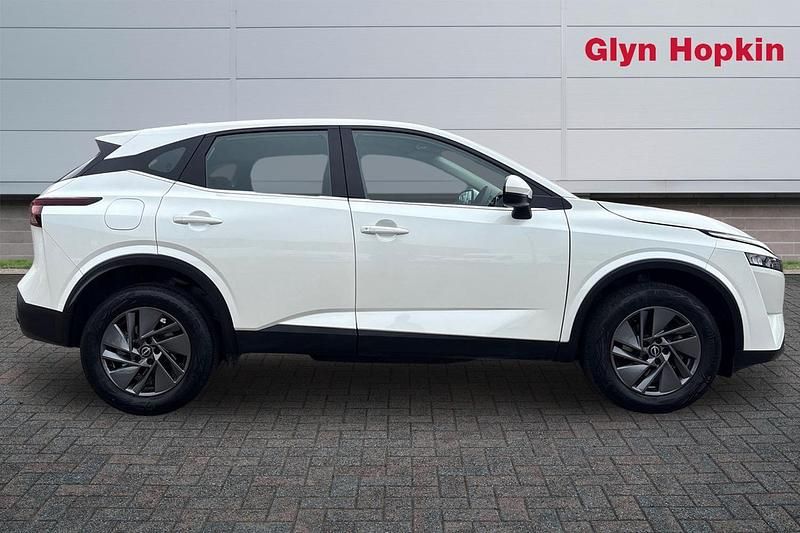 Used Nissan Qashqai Acenta Premium 2023 White SUV
