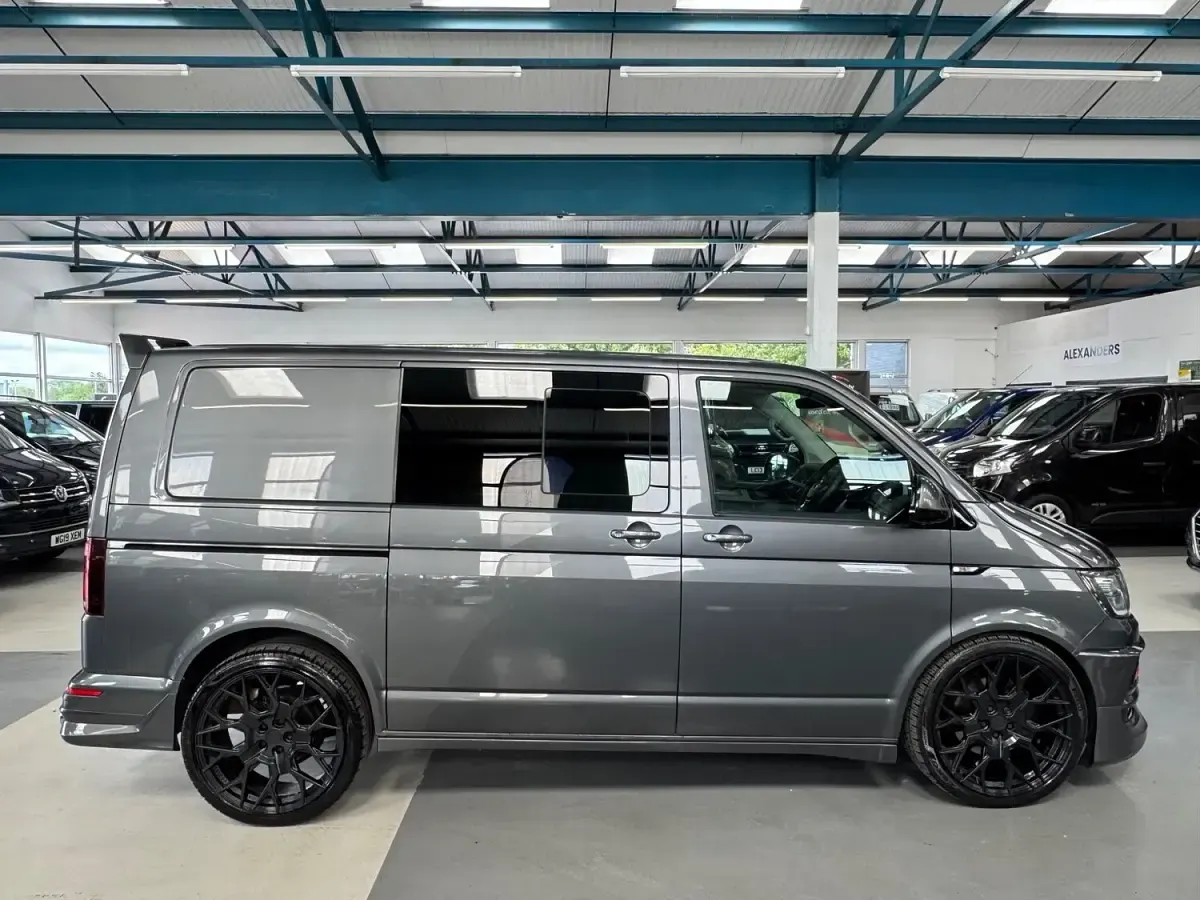 Used VW Transporter Startline 201 HP (147 kW) 2017 Grey Van