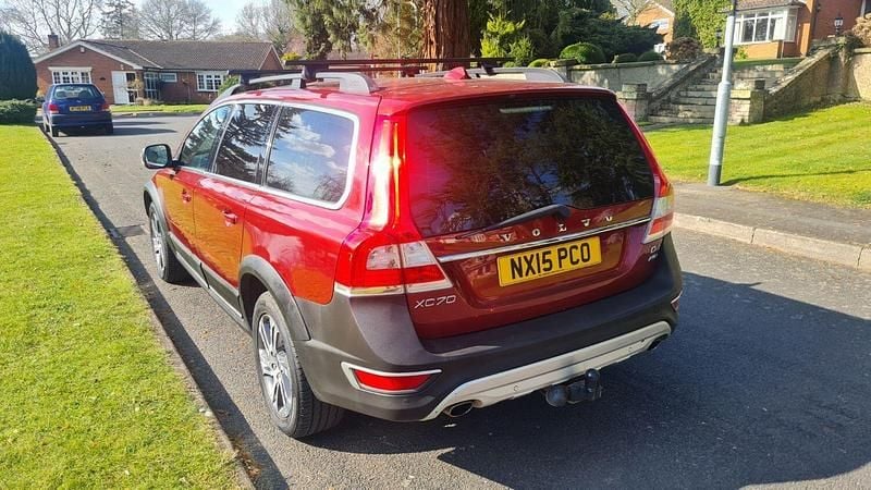 Used Volvo XC70 SE 181 HP (133 kW) 2015 Red SUV