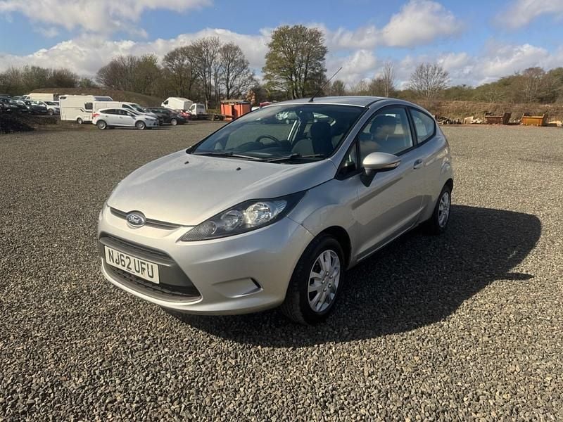 Used Ford Fiesta 95 HP (69 kW) 2012 Silver Hatchback