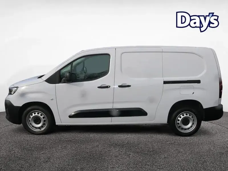 Used Peugeot Partner S 131 HP (96 kW) 2024 White MPV