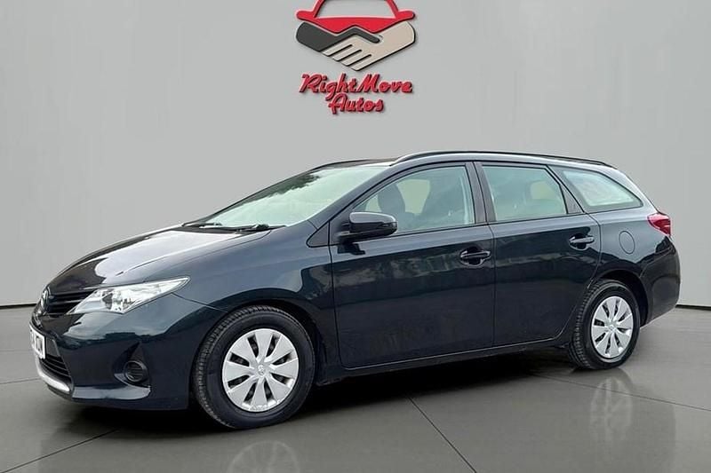 Used 2014 Toyota Auris Touring Sports Active Estate | £3,995 (Good price) - Image 1/1
