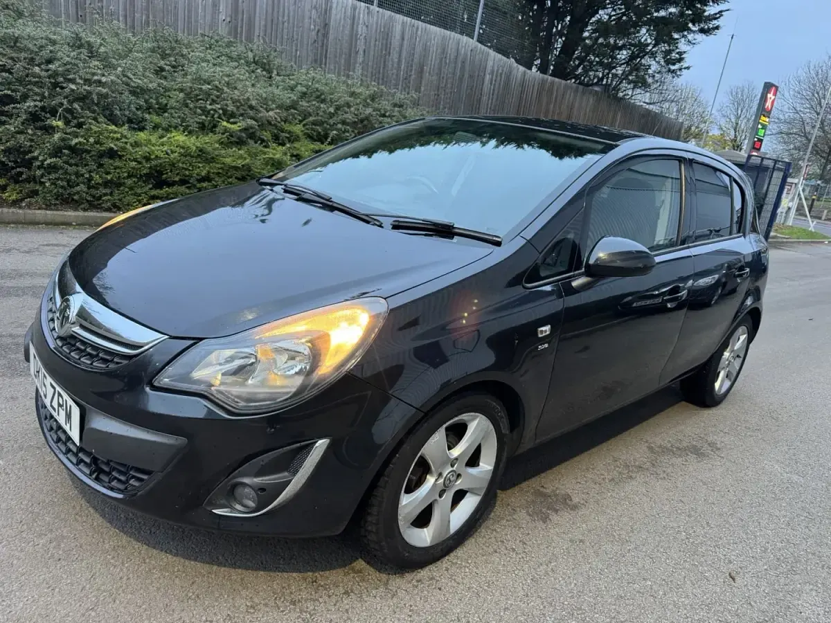 Usado Vauxhall Corsa 100 HP (73 kW) 2015 Preto Citadino