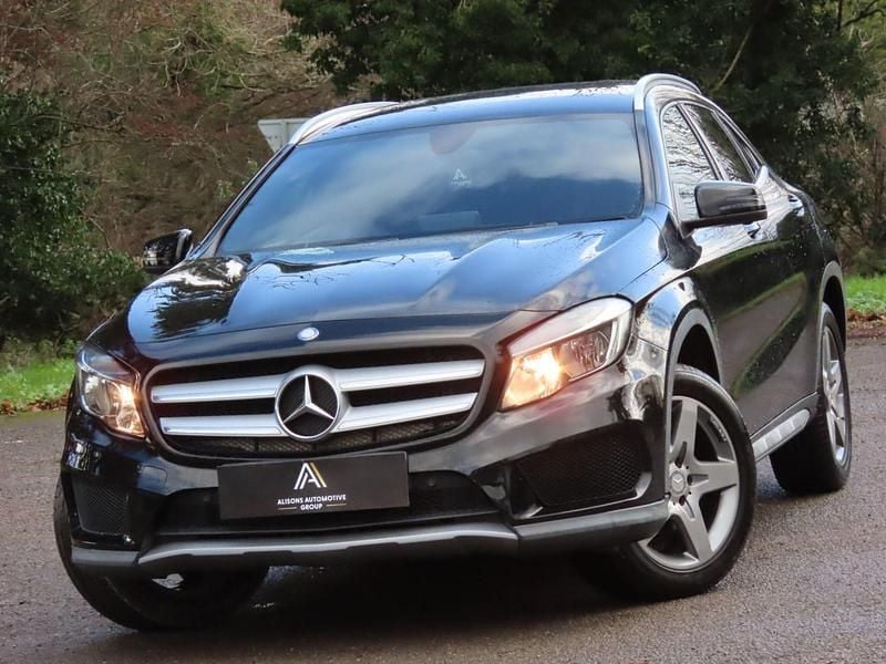 Black Used 2016 Mercedes GLA200 AMG line SUV | £9,994 (Fair price) - Image 1/4