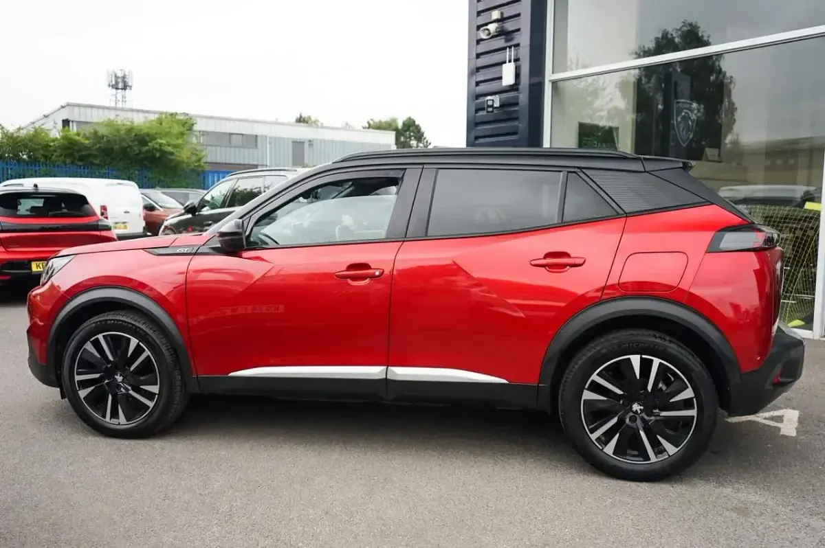 Used Peugeot 2008 Premium 129 HP (94 kW) 2021 Red SUV