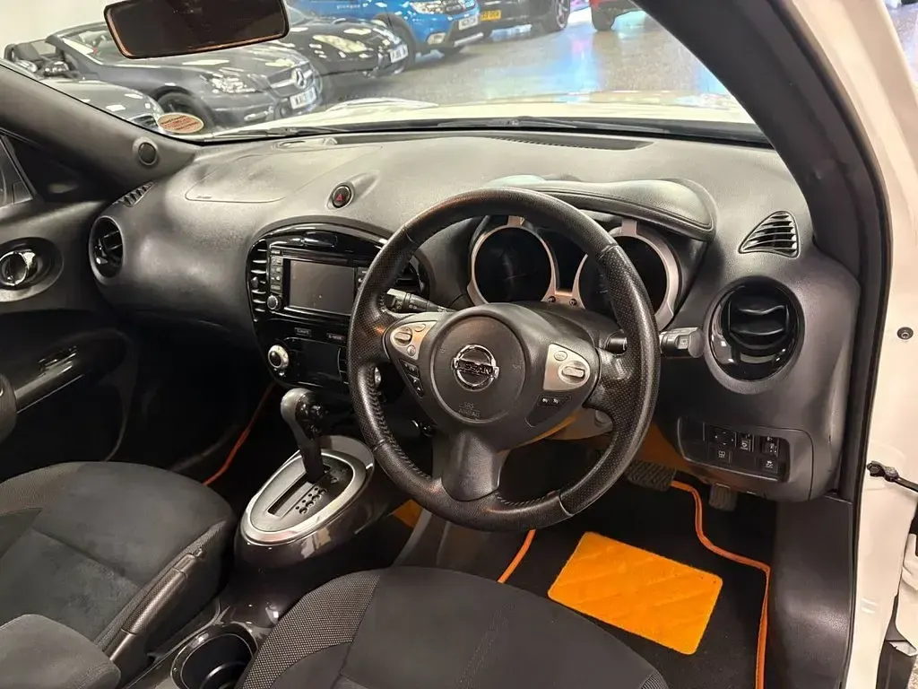 Used Nissan Juke N-Connecta 117 HP (86 kW) 2016 White SUV