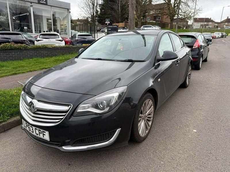 Second-hand Vauxhall Insignia 140 CP (102 kW) 2014 Negru Hatchback