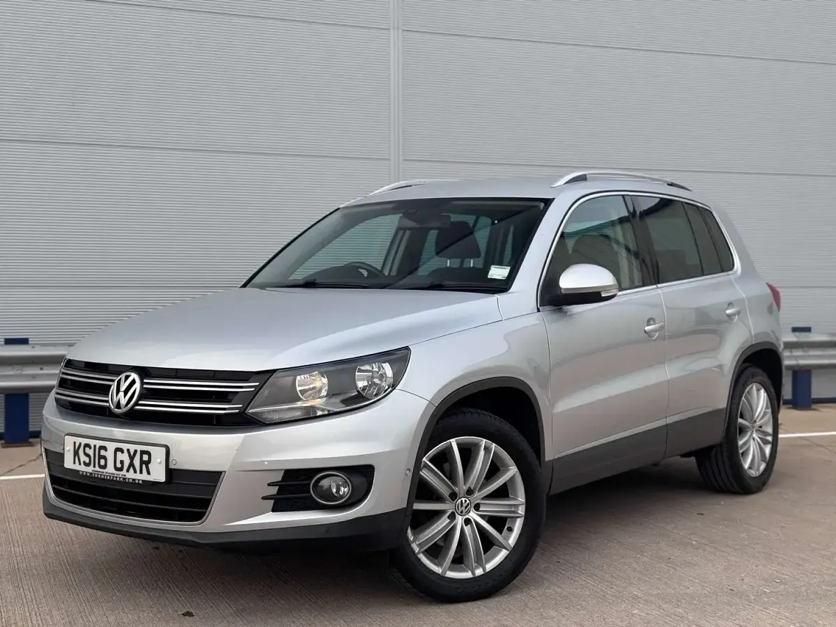Usado VW Tiguan Edition 150 CV (110 kW) 2016 Plateado SUV