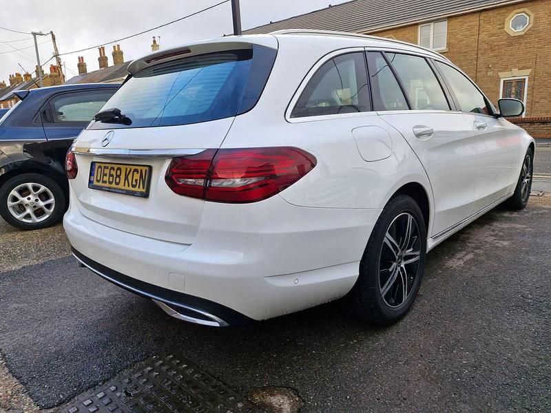 Used Mercedes C220 Premium 194 HP (142 kW) 2019 White Estate