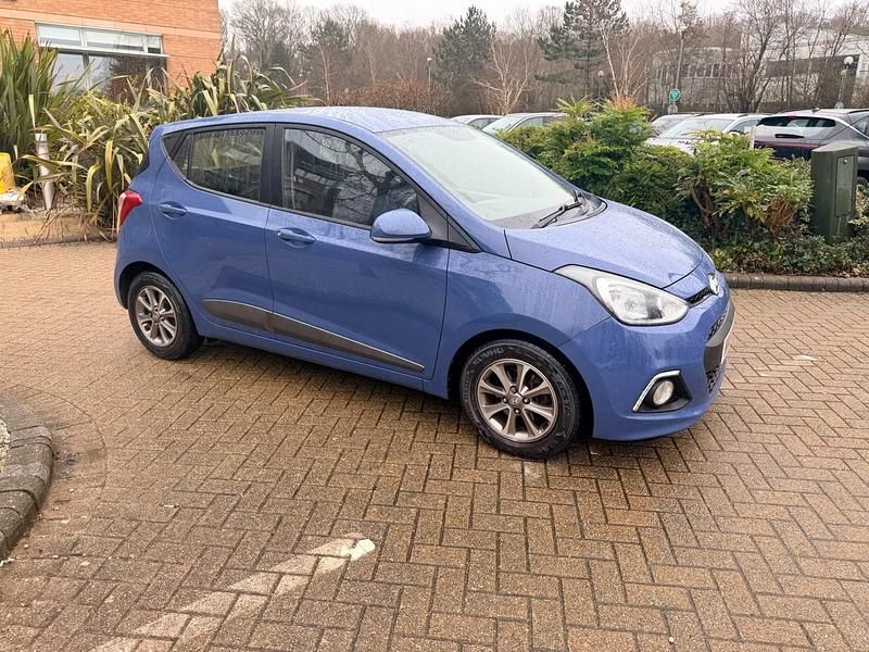 Usado Hyundai i10 Premium 87 HP (63 kW) 2015 Azul Citadino