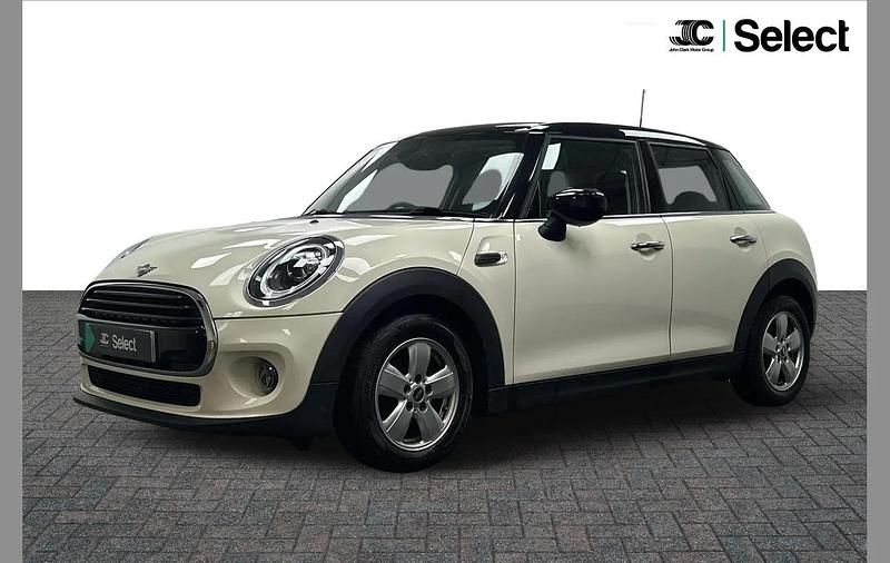 Used Mini Cooper Classic 134 HP (98 kW) 2020 White Hatchback