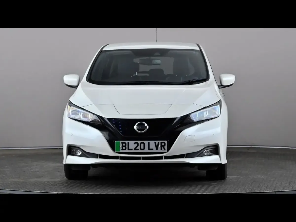 Used Nissan Leaf Tekna 110 kW (150 HP) 2020 White Hatchback