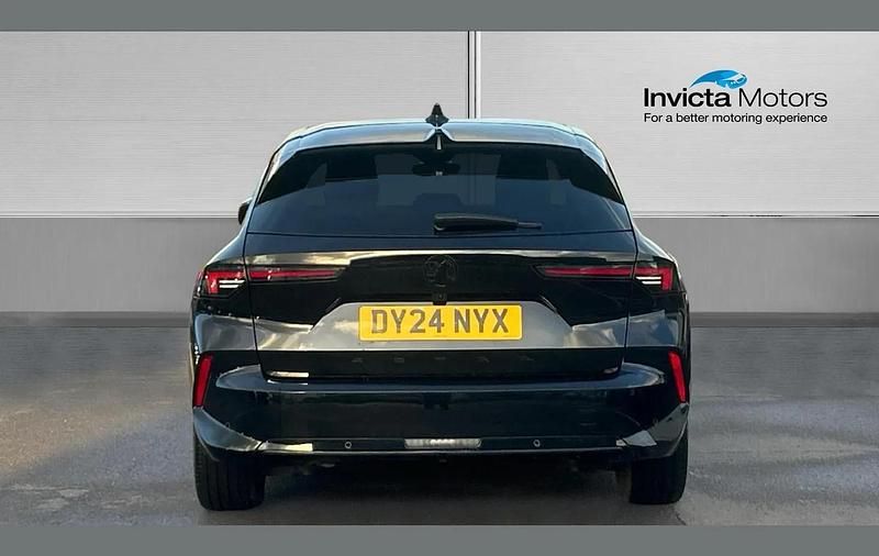 Used Vauxhall Astra 130 HP (95 kW) 2024 Black Estate