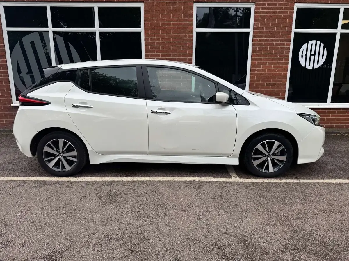 Used Nissan Leaf Acenta 110 kW (150 HP) 2021 White Hatchback