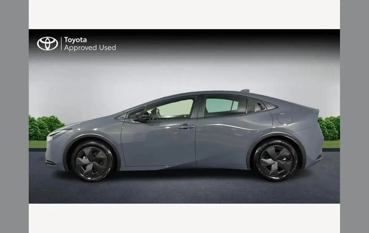 Used Toyota Prius Design 220 HP (161 kW) 2025 Grey Hatchback