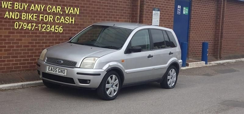 Used Ford Fusion 2005 Silver Hatchback