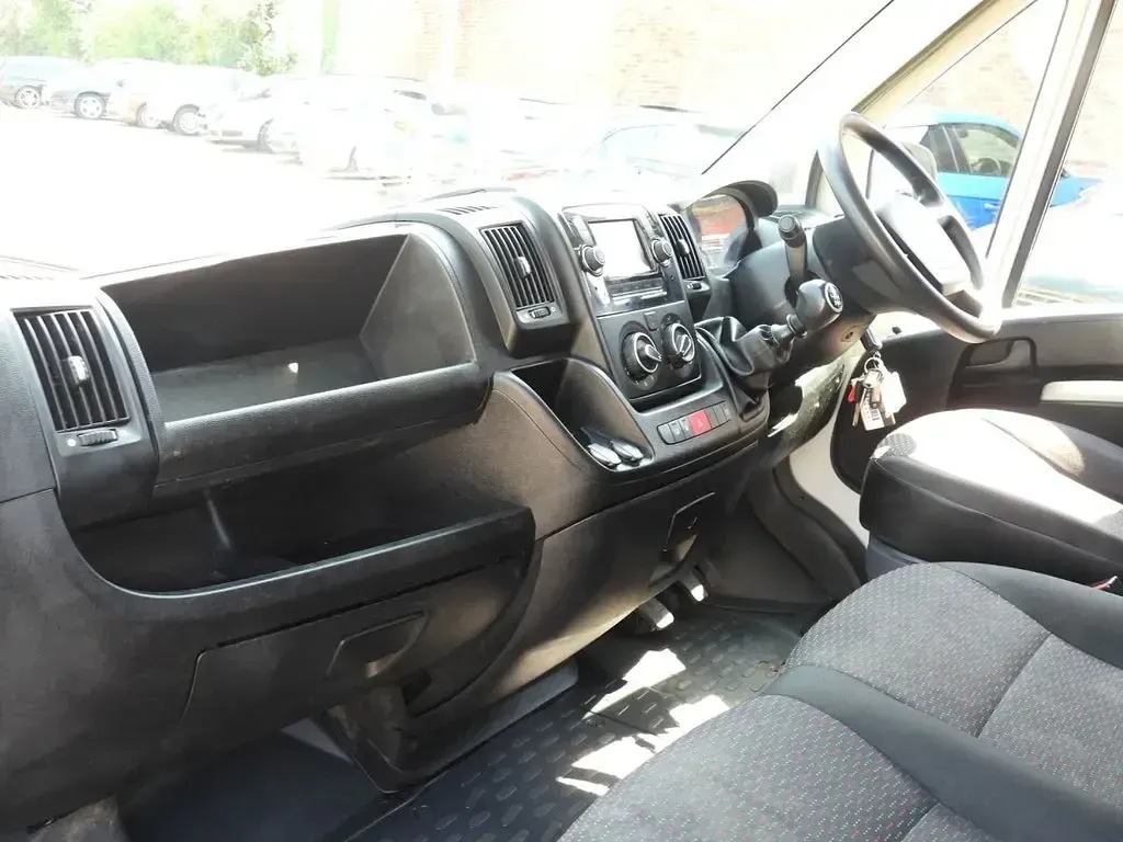 Used Citroën Relay 140 HP (102 kW) 2022 White Van