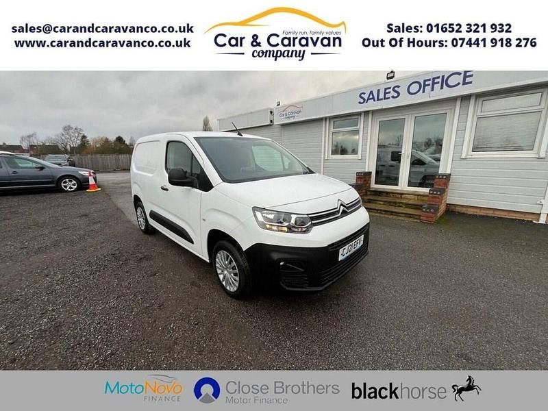 White Used 2021 Citroën Berlingo MPV | £7,450 (Super price) - Image 1/4