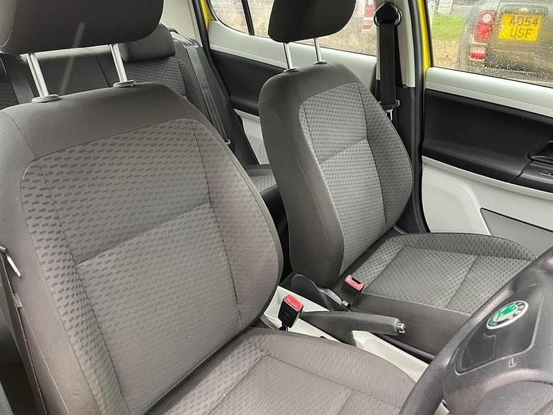 Used Skoda Fabia SE 90 HP (66 kW) 2011 Yellow Hatchback