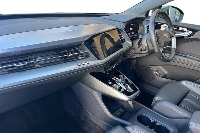 Second-hand Audi Q4 e-tron Sport 210 kW (286 CP) 2024 Gri SUV