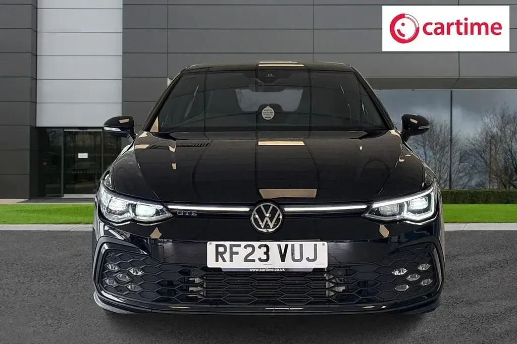 Second-hand VW Golf VIII GTE 2023 Negru Hatchback