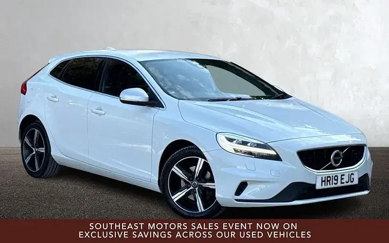 Used Volvo V40 R-Design 122 HP (89 kW) 2019 Hatchback