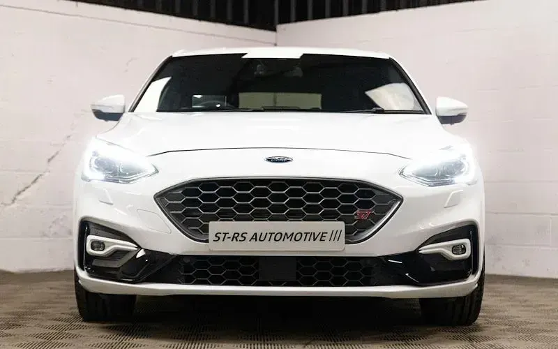 Used Ford Focus ST 280 HP (205 kW) 2020 White Hatchback
