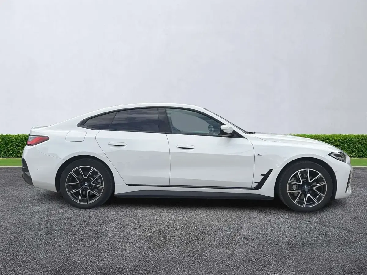 Used BMW i4 M Sport 250 kW (340 HP) 2022 White Sedan