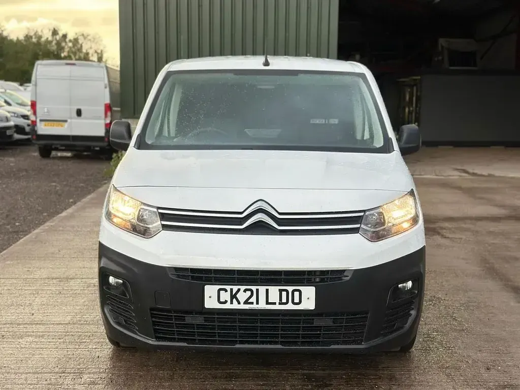 Used Citroën Berlingo 75 HP (55 kW) 2021 White MPV