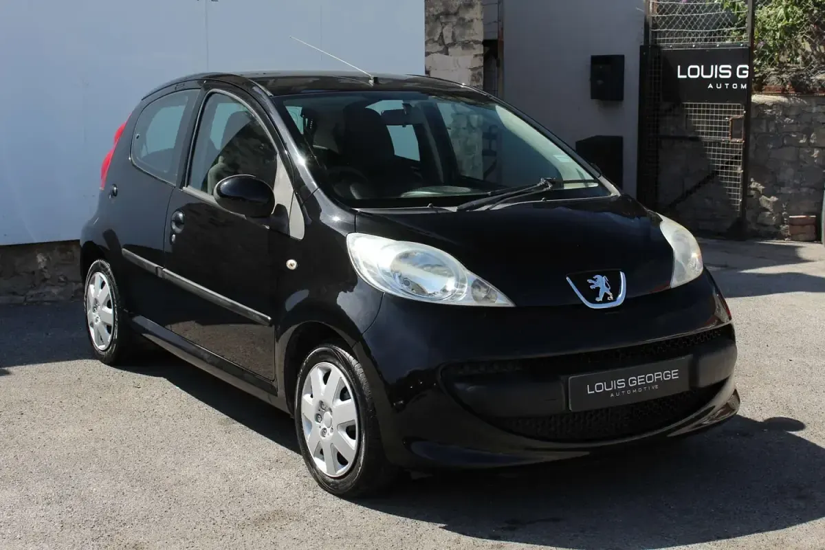 Used Peugeot 107 68 HP (50 kW) 2008 Black Hatchback