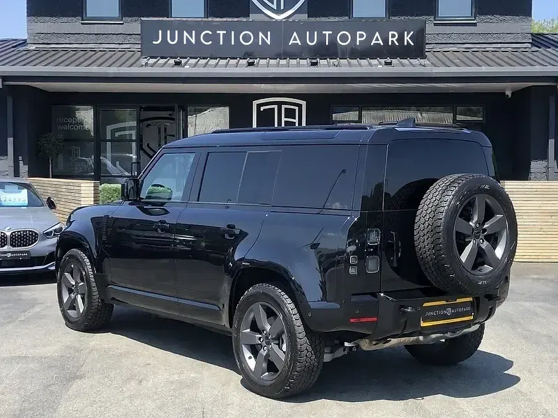 Used Land Rover Defender SE Dynamic 2025 Black SUV