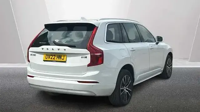 Used Volvo XC90 Momentum 235 HP (172 kW) 2022 White SUV