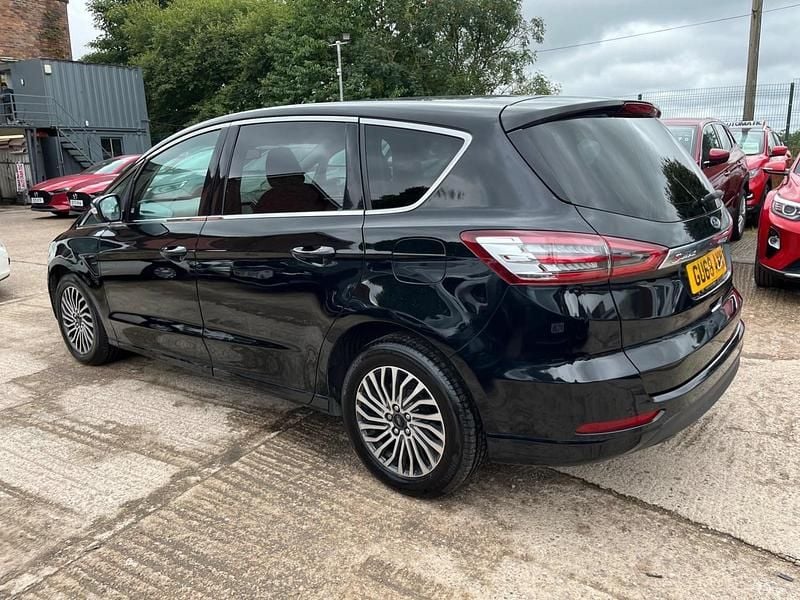 Used Ford S-MAX Titanium 150 HP (110 kW) 2018 Black MPV