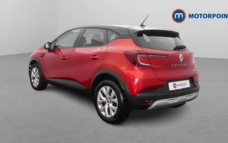 Used Renault Captur Iconic 143 HP (105 kW) 2022 Red SUV