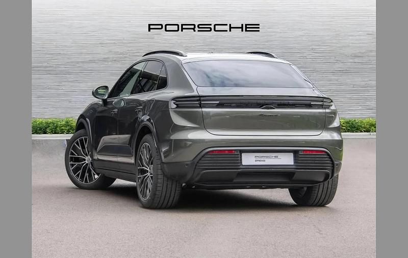 Used Porsche Macan 300 kW (408 HP) 2025 Green SUV
