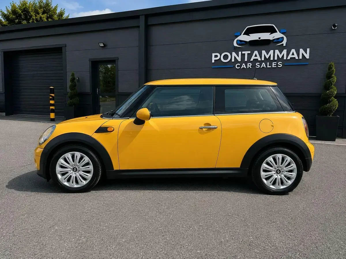 Used Mini ONE Hatch 95 HP (69 kW) 2009 Yellow Hatchback