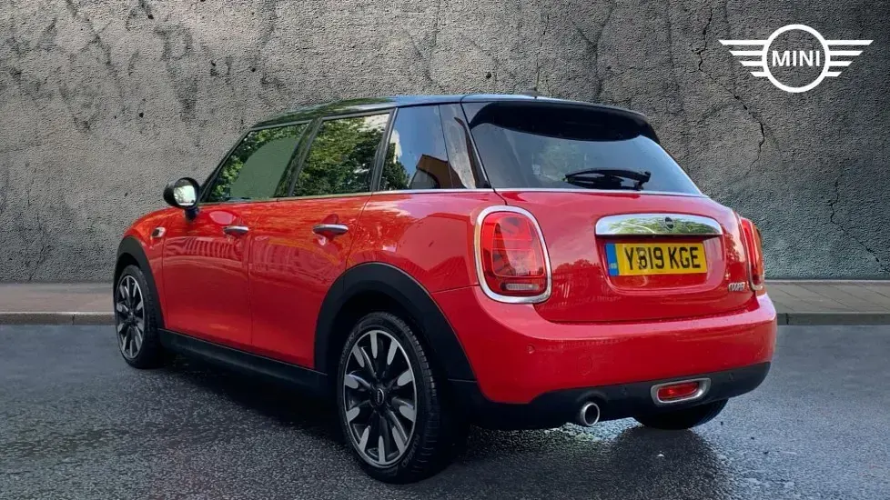 Used Mini Cooper Exclusive 136 HP (100 kW) 2019 Red Hatchback