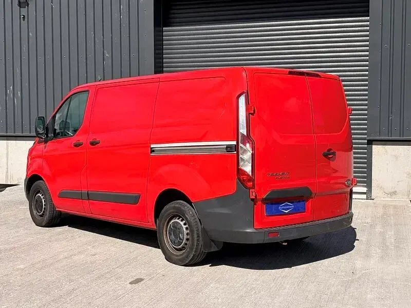 Gebraucht Ford Transit Custom 105 PS (77 kW) 2017 Rot Van