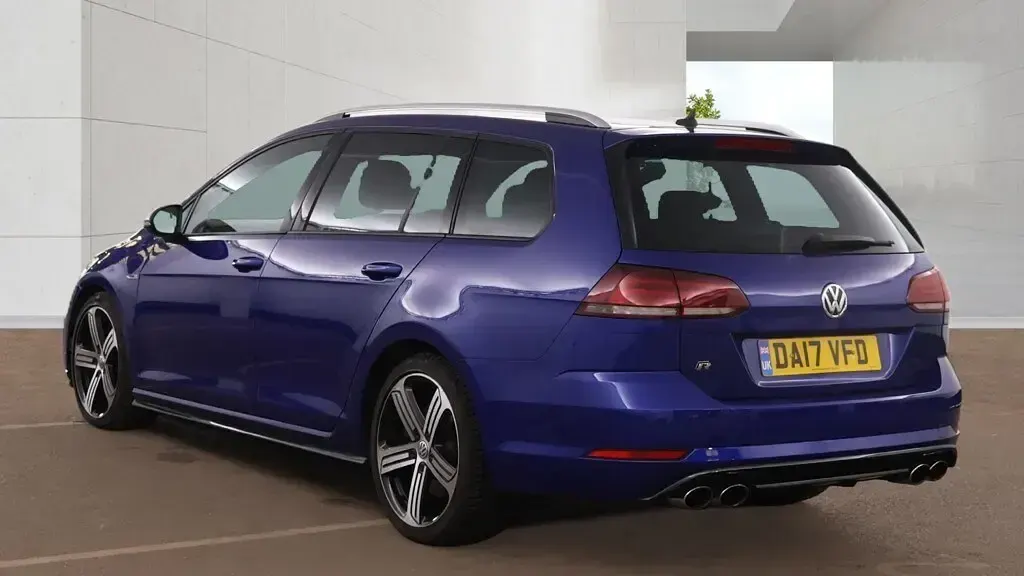 Used VW Golf VII R 310 HP (228 kW) 2017 Blue Estate