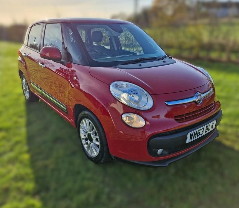 Red Used 2013 Fiat 500L Lounge MPV | £4,495 (Fair price) - Image 1/4