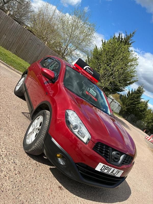 Used Nissan Qashqai Acenta 110 HP (80 kW) 2011 Red SUV
