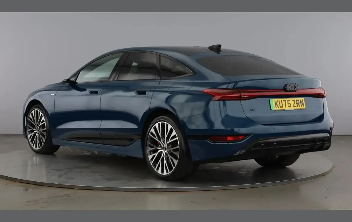 Used Audi A6 e-tron Comfort 210 kW (286 HP) 2025 Blue Hatchback