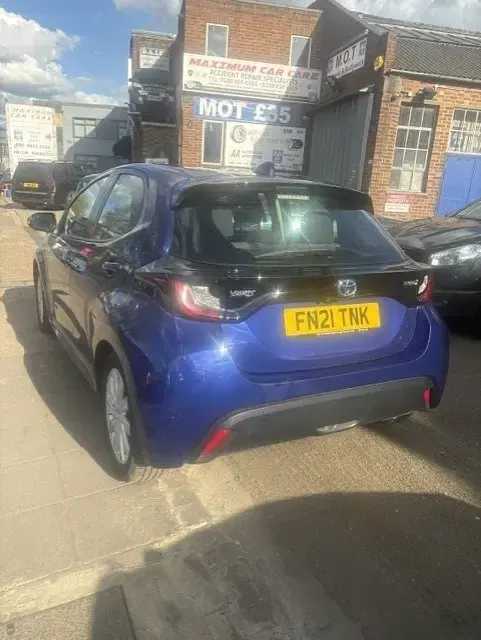 Used Toyota Yaris 116 HP (85 kW) 2021 Blue Hatchback