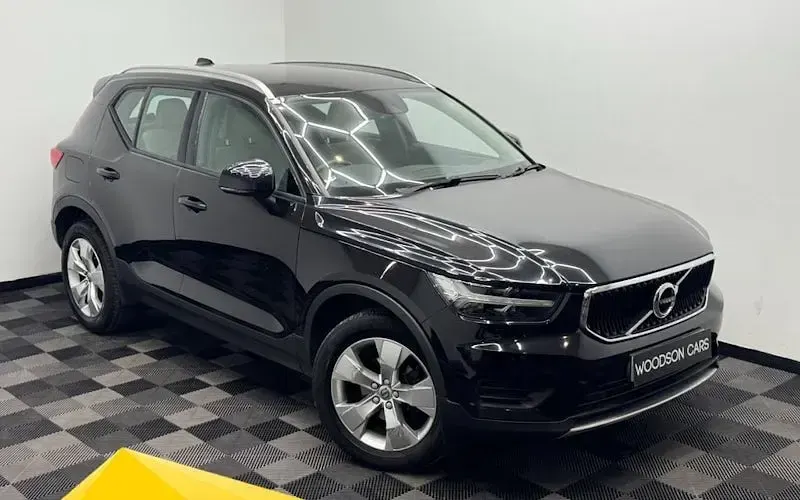 Begagnad Volvo XC40 Momentum 150 HK (110 kW) 2020 SUV