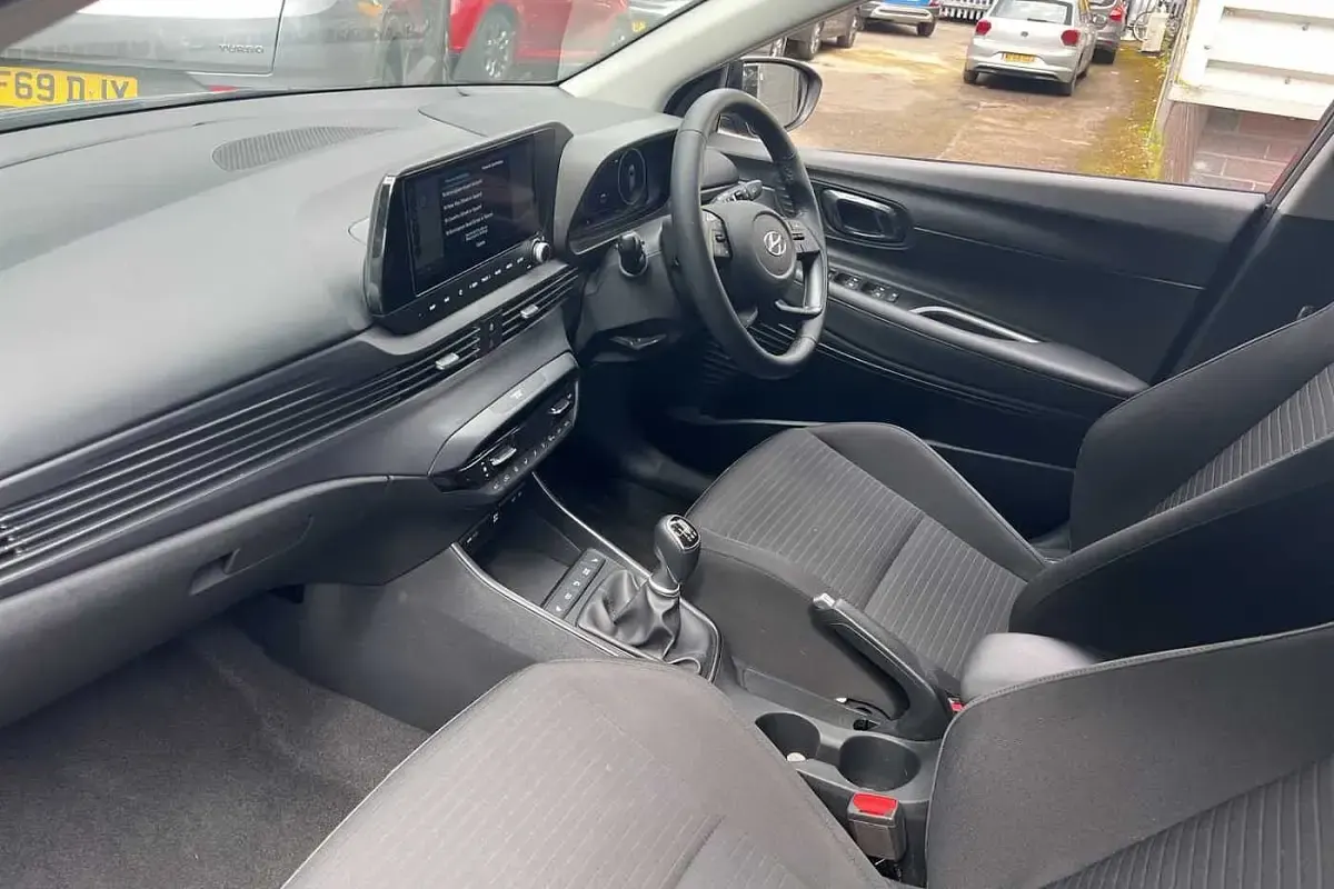 Used Hyundai i20 Premium 100 HP (73 kW) 2021 Grey Hatchback