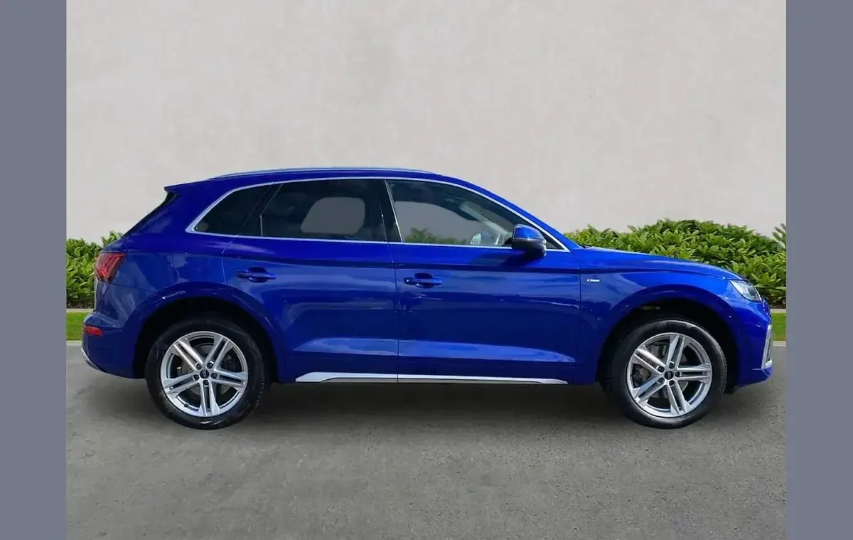 Used Audi Q5 S-Line 204 HP (150 kW) 2023 Blue SUV