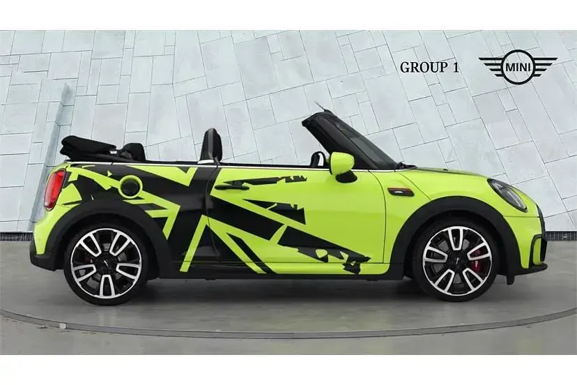 Używany Mini John Cooper Works Cabriolet 231 KM (169 kW) 2024 Żółty Kabriolet