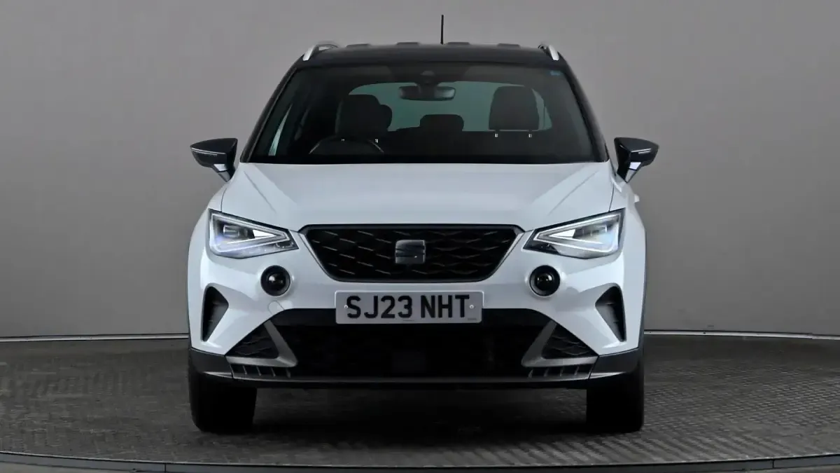 Begagnad Seat Arona FR 110 HK (80 kW) 2023 Vit SUV