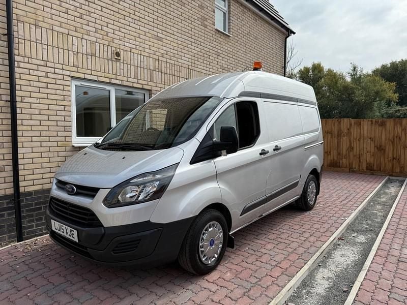 Silver Used 2015 Ford Transit Custom Van | £5,775 (Good price) - Image 1/4